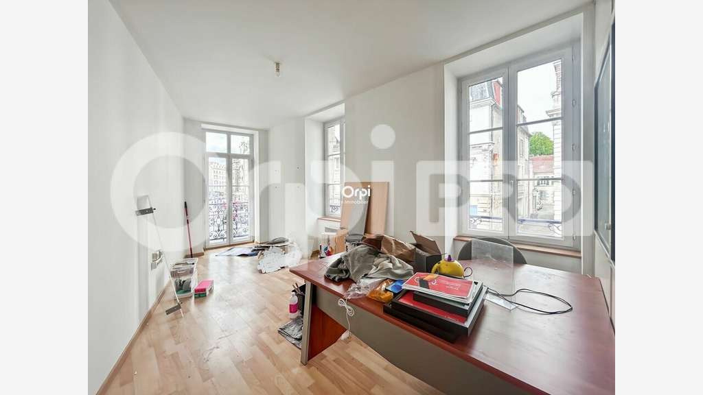 Immeuble loué à vendre empl N°1 à Montluçon