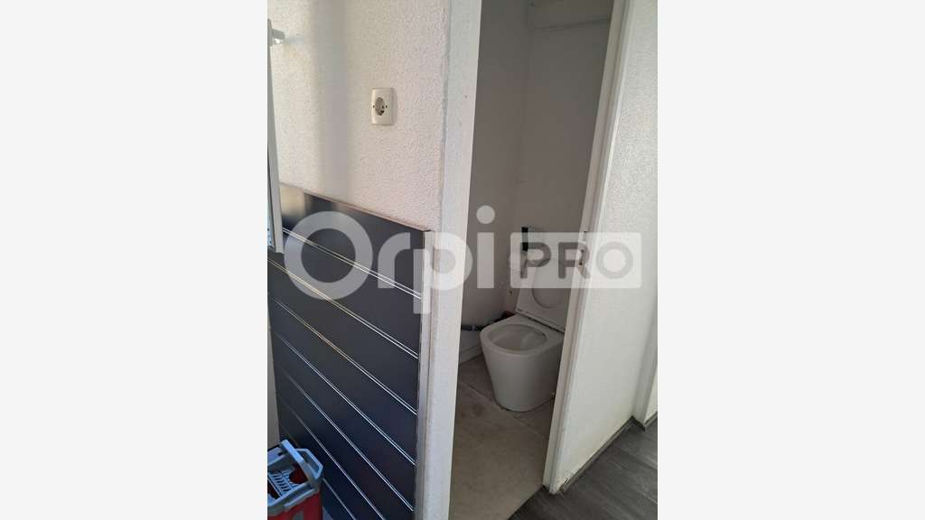 A vendre murs commerciaux de 500m² à Montluçon