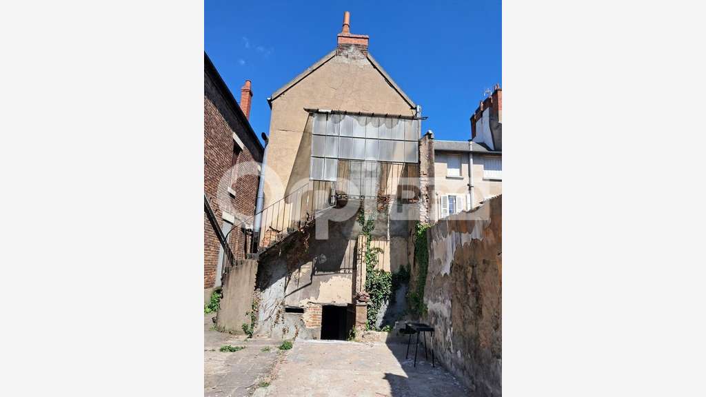 A vendre murs commerciaux de 500m² à Montluçon