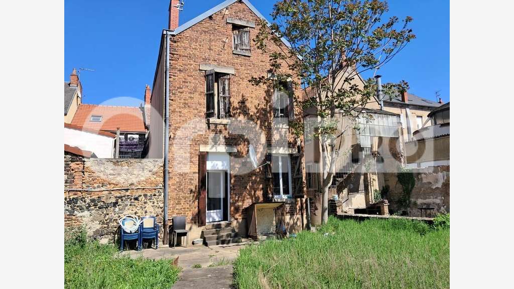 A vendre murs commerciaux de 500m² à Montluçon