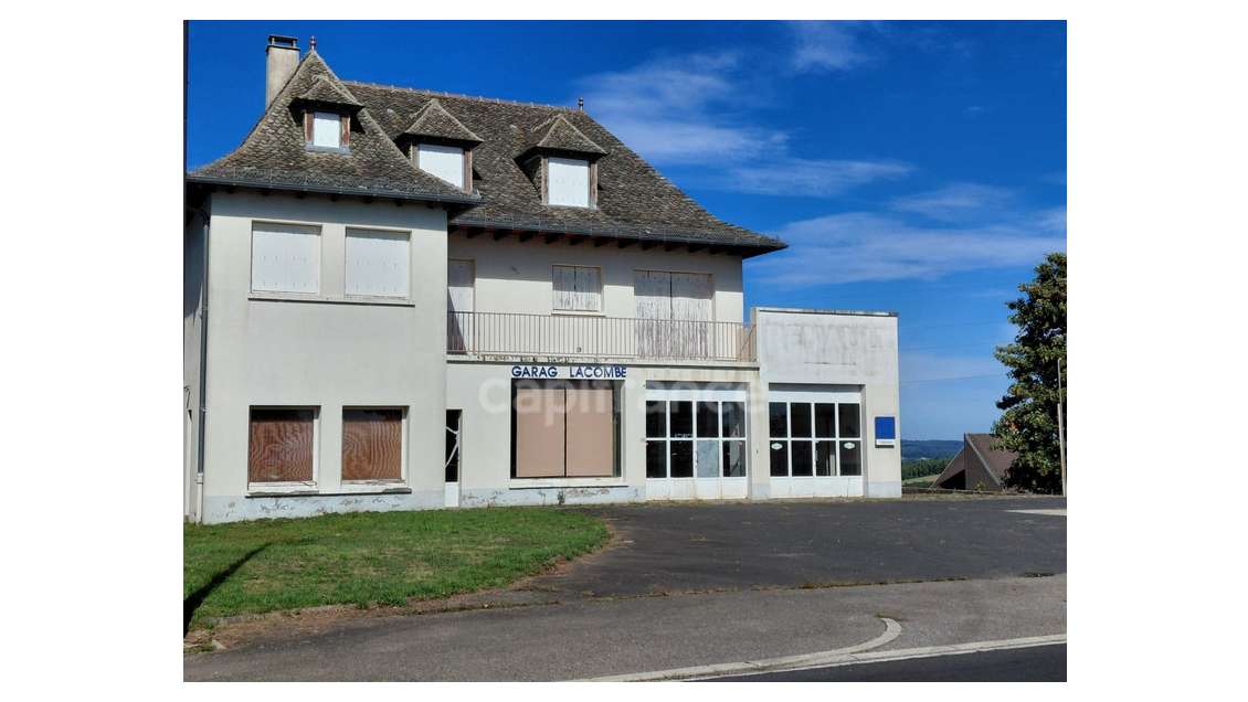 Ancien garage automobile fort potentiel Montsalvy