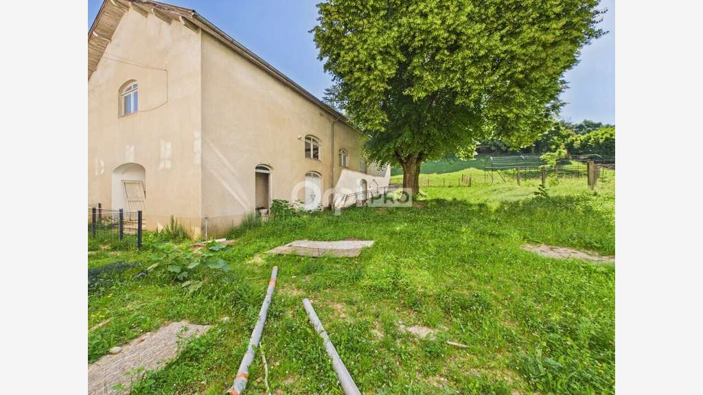 IMMEUBLE à vendre dans le 38