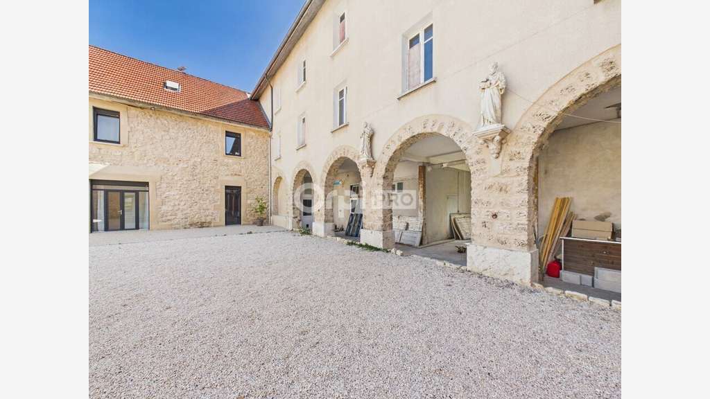 IMMEUBLE à vendre dans le 38