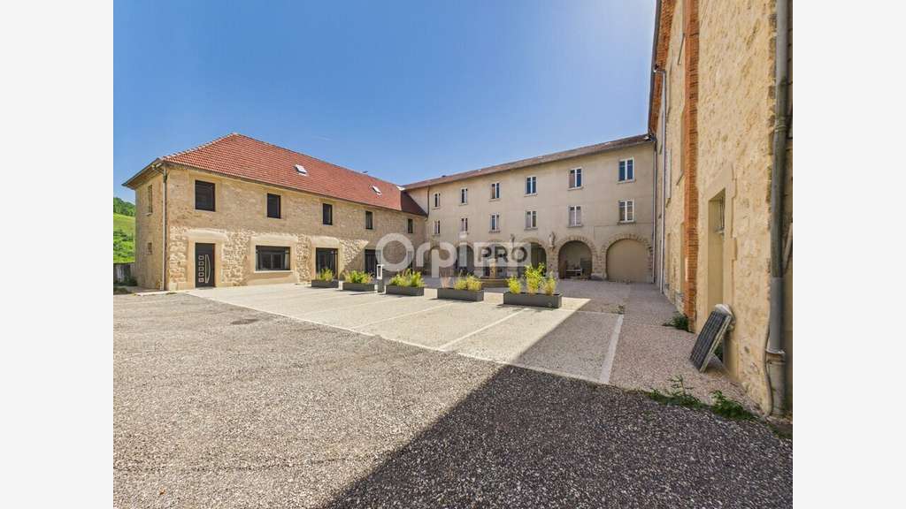 IMMEUBLE à vendre dans le 38