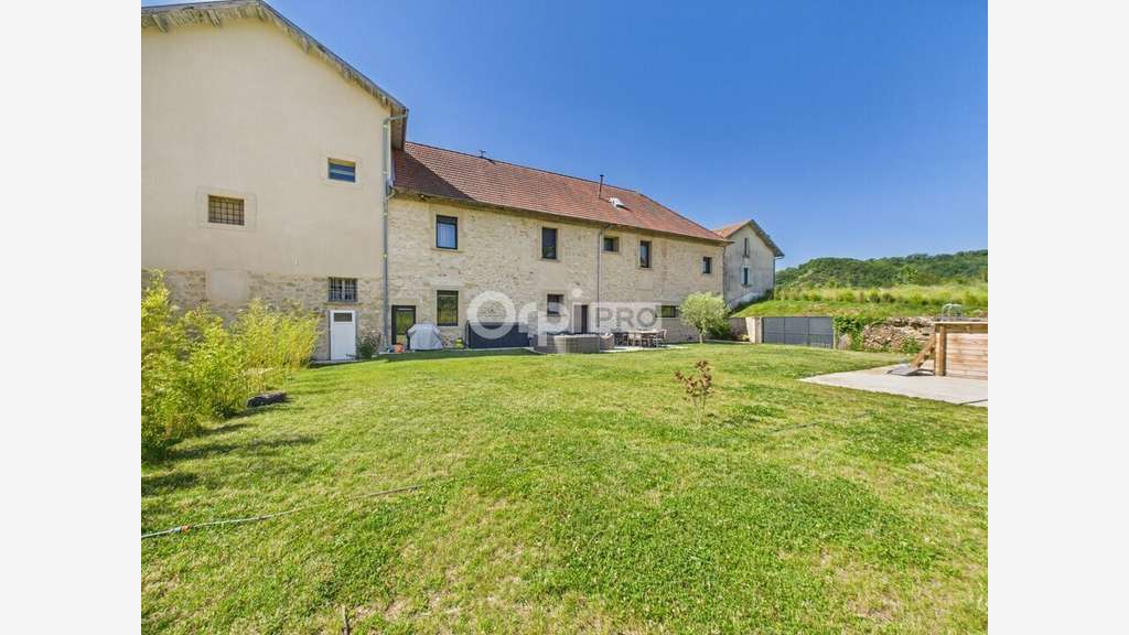 IMMEUBLE à vendre dans le 38