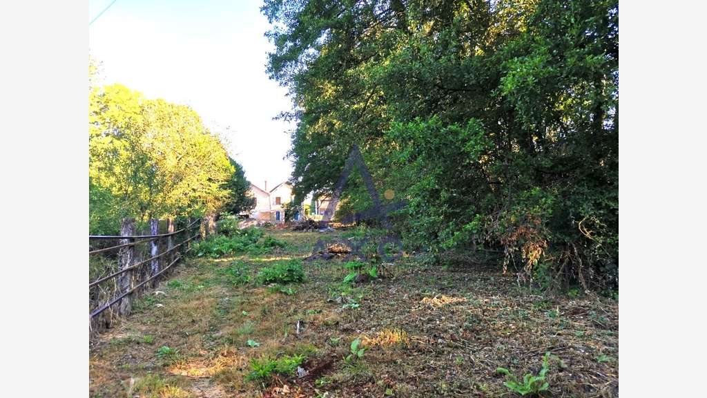 Idéal invest. ensemble immobilier 600m² à Mussidan