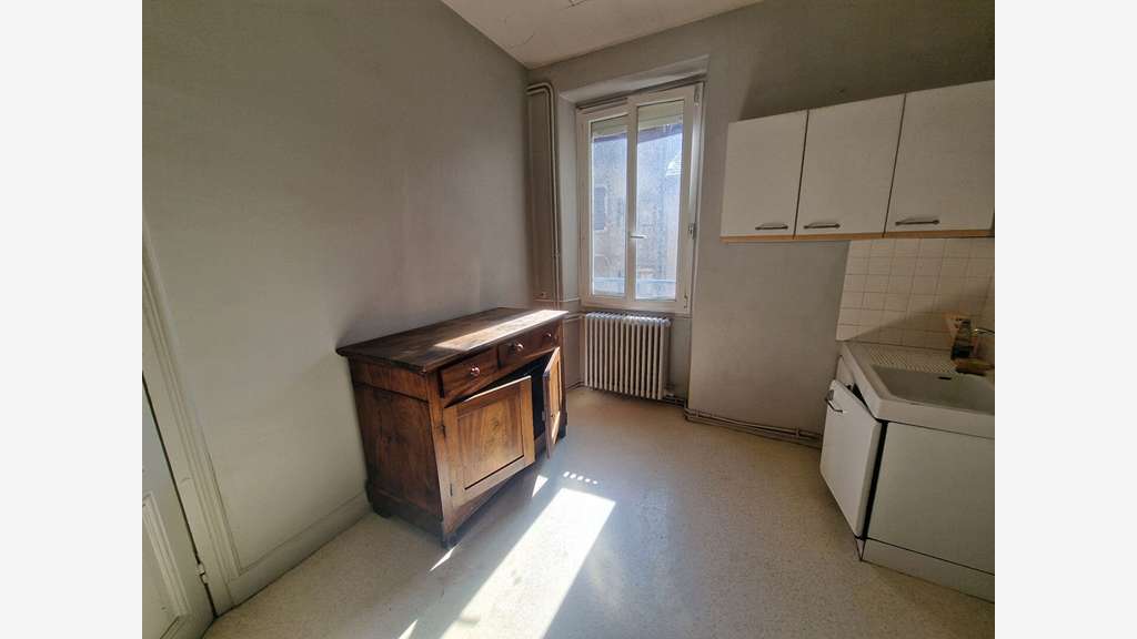 Vente ensemble immo de 500m² à rénover à Nantua