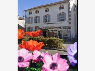 IMMEUBLE à vendre secteur NEUFCHATEAU (88) avec 1