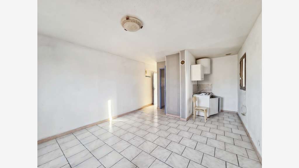 Vente immeuble de 6 appartements à Nîmes (30)