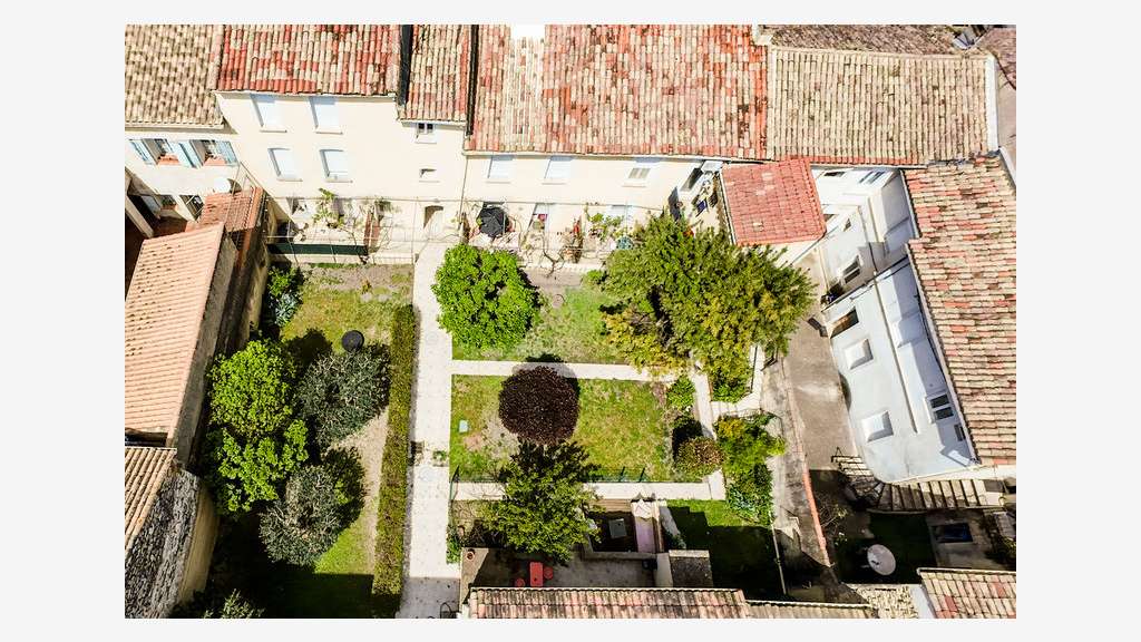 Immeuble atypique à vendre Nîmes Richelieu