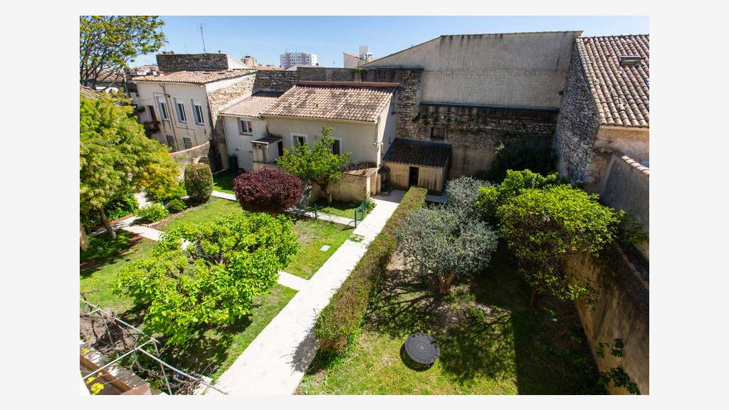 Immeuble atypique à vendre Nîmes Richelieu