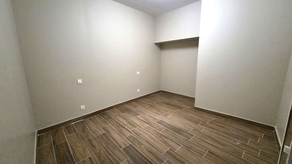 Immeuble avec 4 appartements et un garage à 