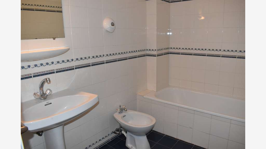 OSANI - Golfe de Porto, à vendre bâtiment de 9
