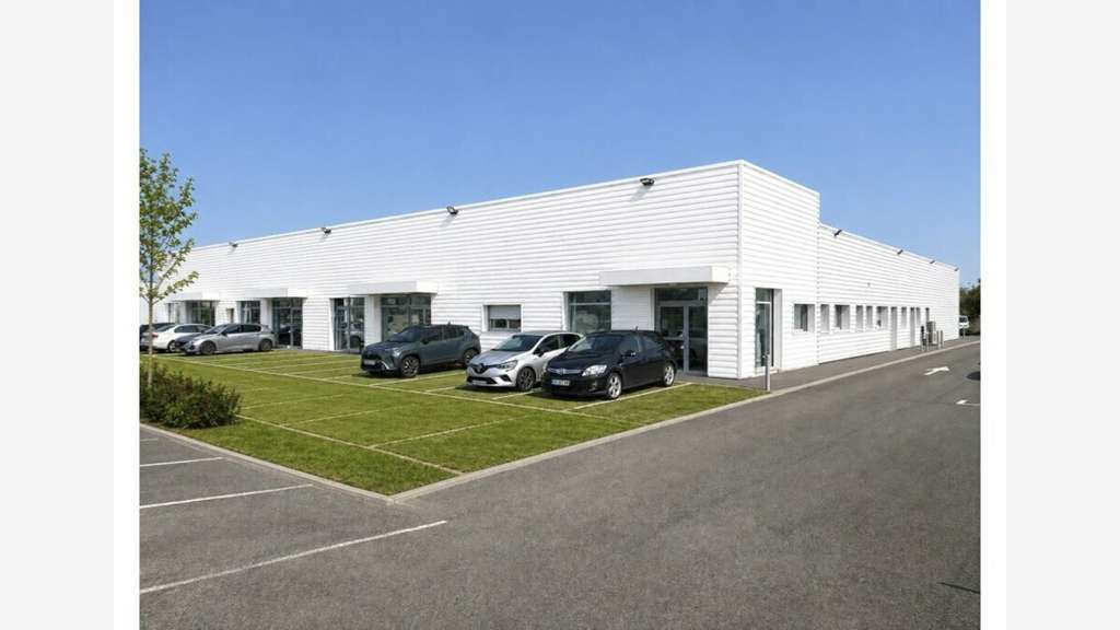 A vendre immeuble commercial de 1407m² à Poitiers 