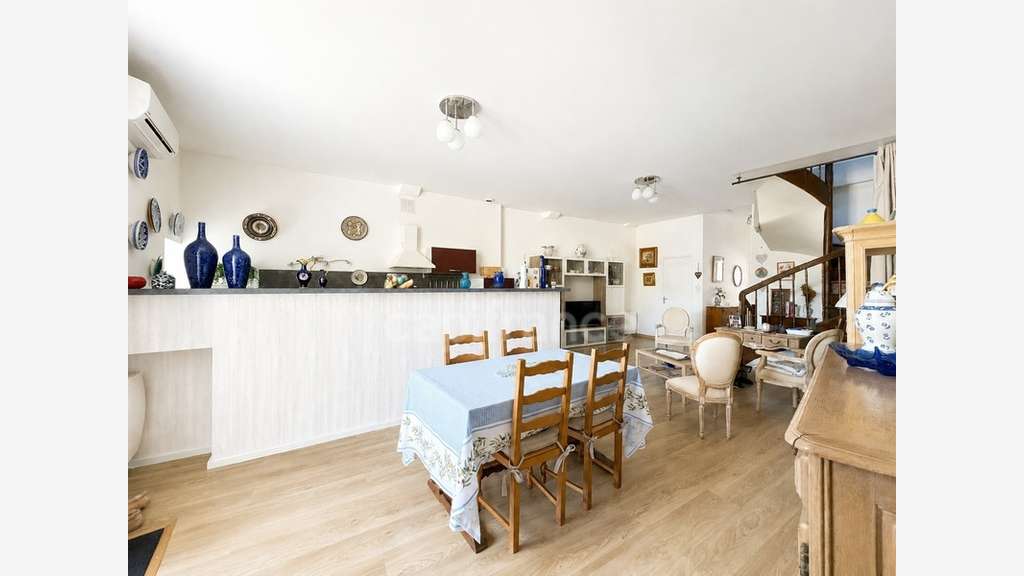 Immeuble de rapport mixte 188m² à Pons 