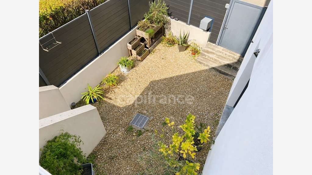 Immeuble de rapport mixte 188m² à Pons 