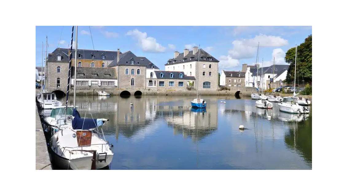 AV immeuble à rénover 500m² à Pont-l'Abbé centre