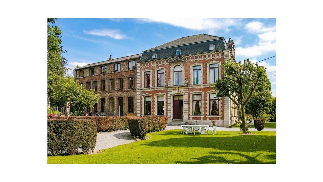 AV propriété d'exception de 834m² à Quiestède