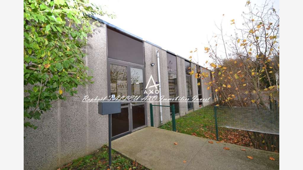 Ensemble bureaux locaux 330m² à Renescure
