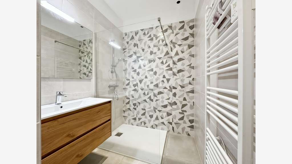 Vente immeuble 288m² à Saint-Génis-des-Fontaines