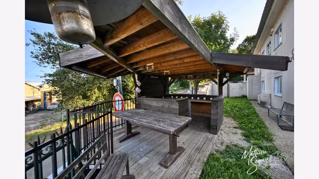 AV ensemble immobilier 270m² Saint-Genis-Laval
