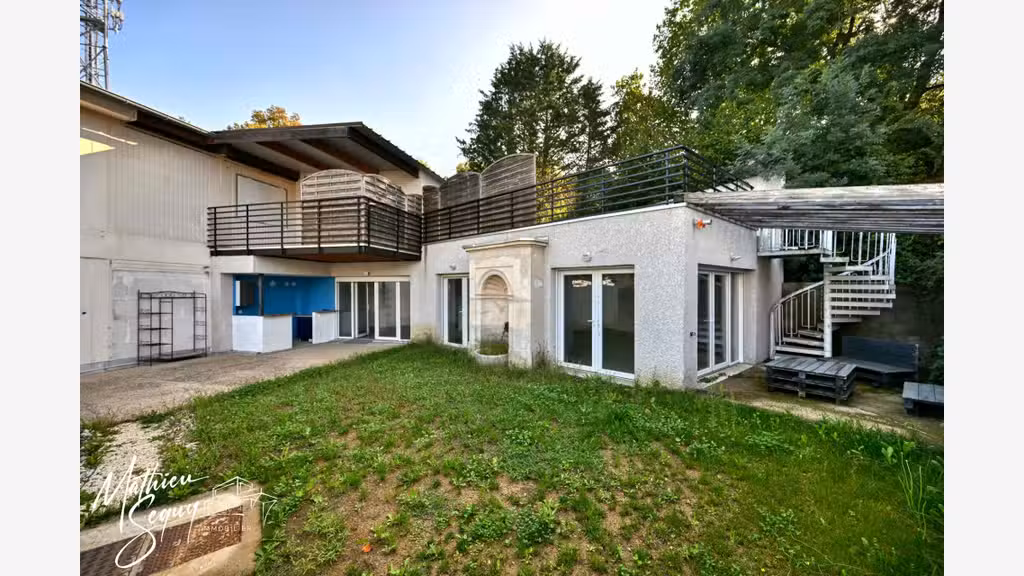 AV ensemble immobilier 270m² Saint-Genis-Laval