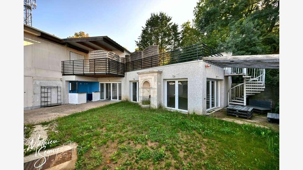 AV ensemble immobilier 270m² Saint-Genis-Laval