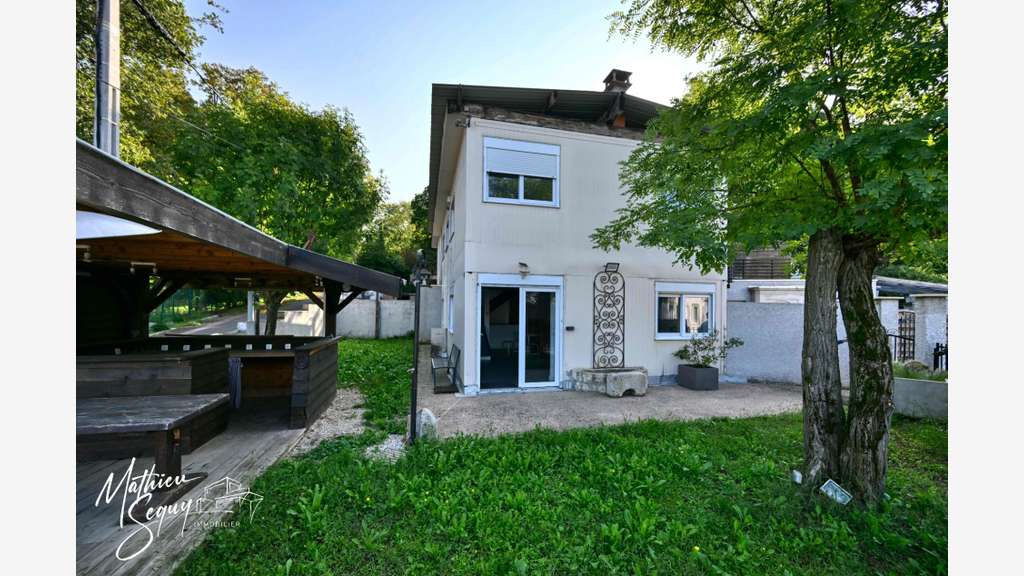 AV ensemble immobilier 270m² Saint-Genis-Laval