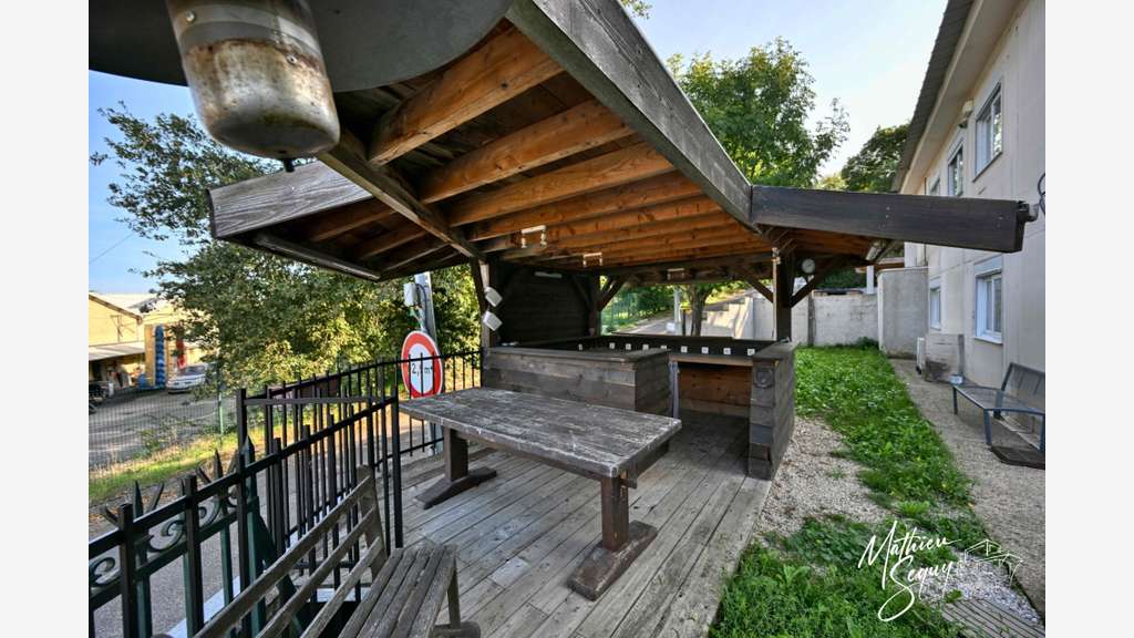 AV ensemble immobilier 270m² Saint-Genis-Laval