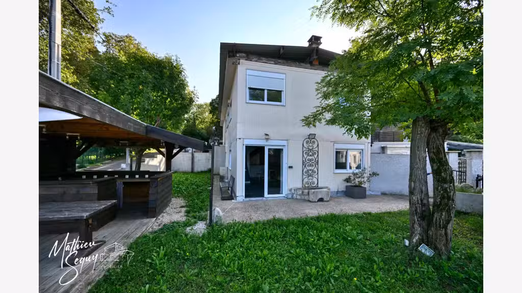 AV ensemble immobilier 270m² Saint-Genis-Laval