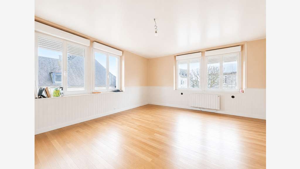AV ensemble immo 324m² Saint Hilaire Du Harcouet