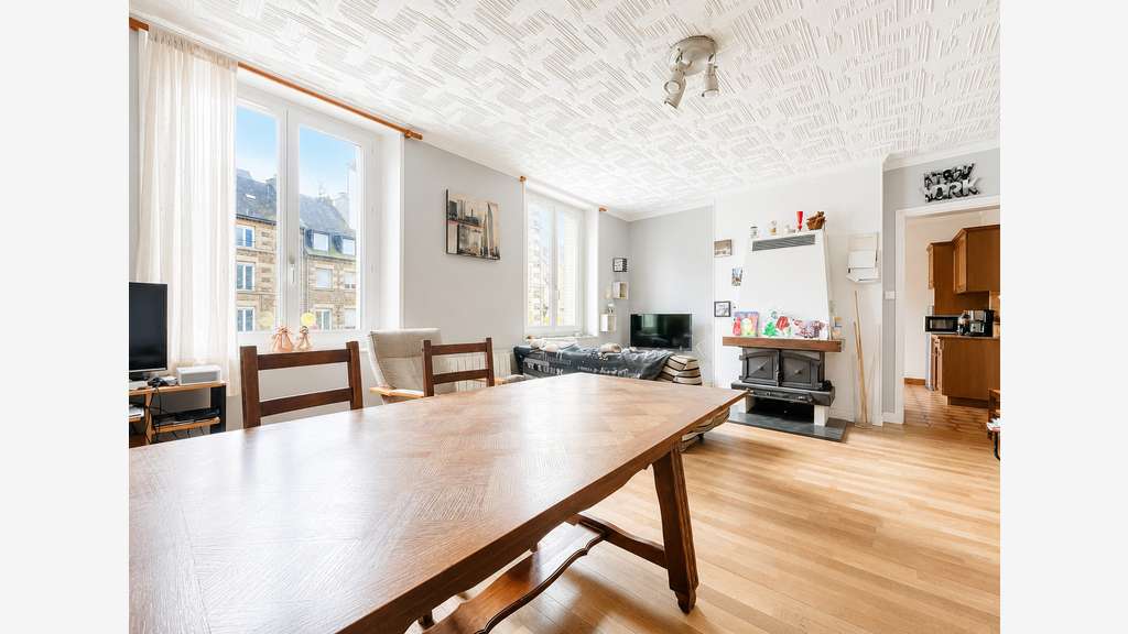 AV ensemble immo 324m² Saint Hilaire Du Harcouet