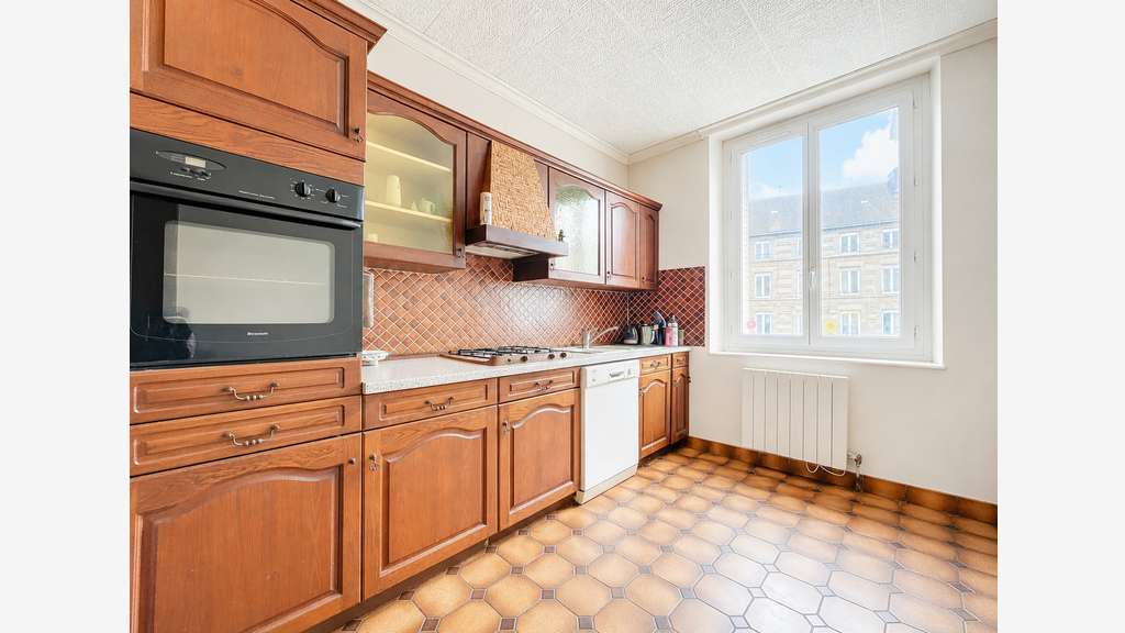 AV ensemble immo 324m² Saint Hilaire Du Harcouet