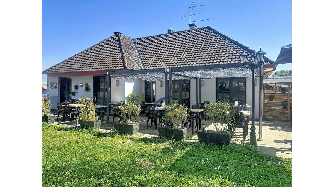 A VENDRE - MURS COMMERCIAUX LOUÉS