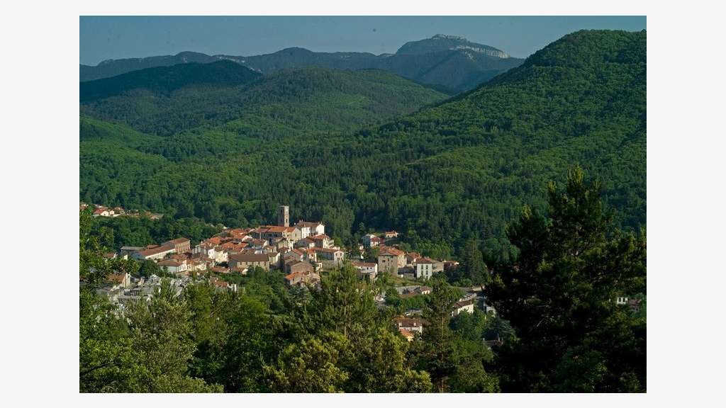 Vente bel immeuble à Saint Laurent de Cerdans