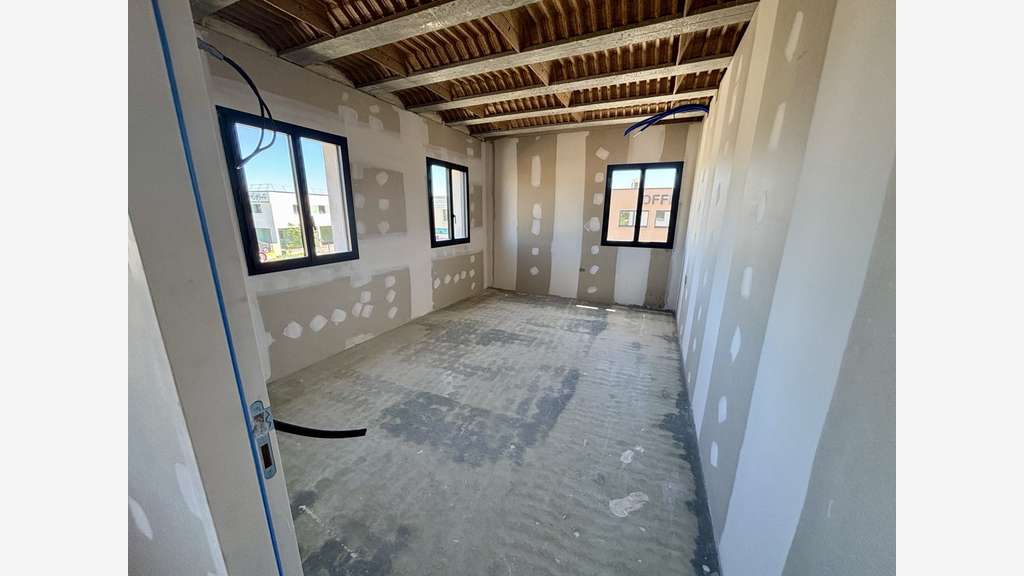À VENDRE – Local commercial et espaces de santé