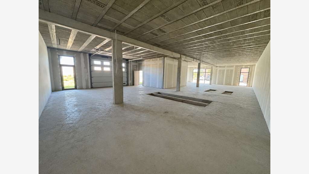 À VENDRE – Local commercial et espaces de santé