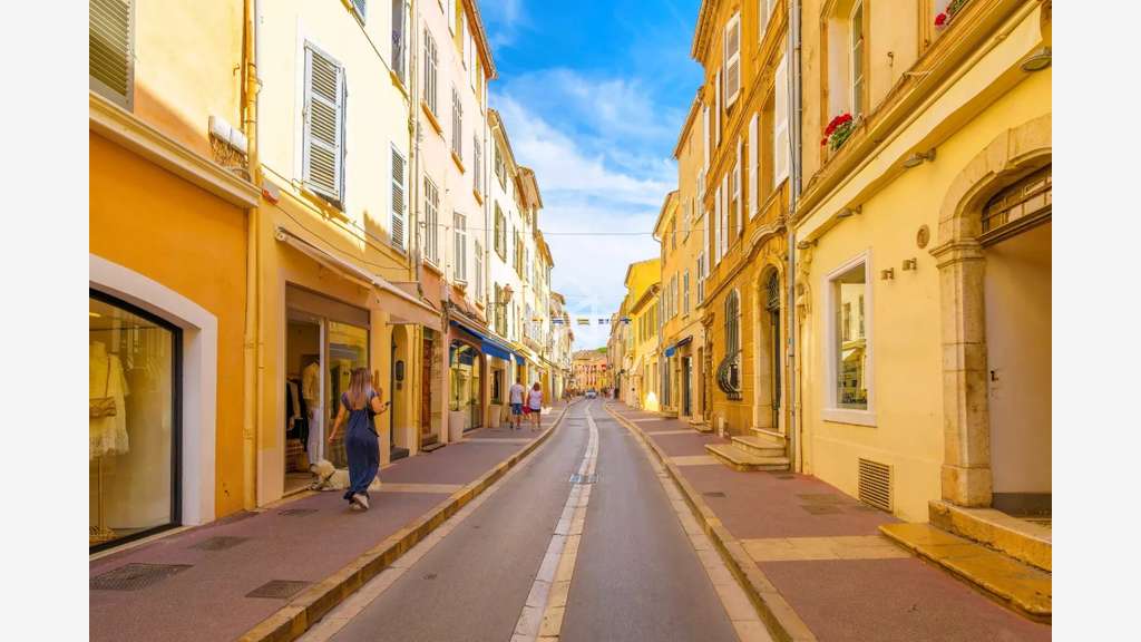 Vente murs commerciaux occupés empl N°1 St-Tropez