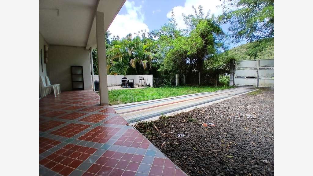 Vente ensemble immobilier de 180m² à Sainte-Luce