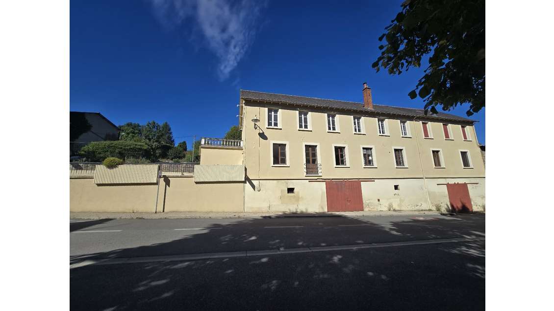 Vente ancien bar-hôtel-restaurant à Salmiech