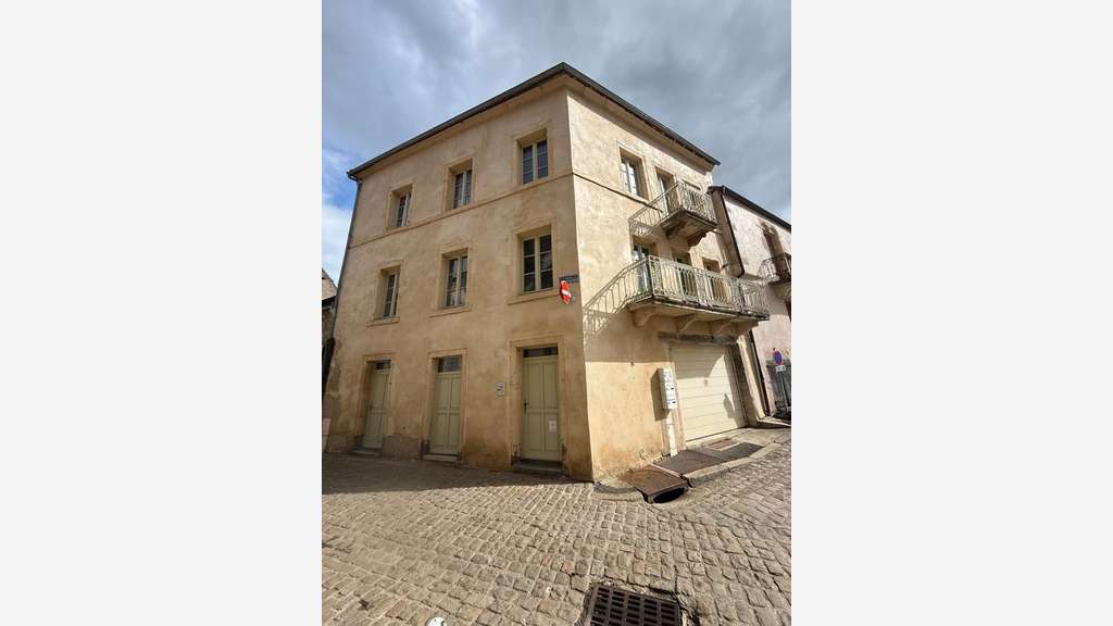 Immeuble 180m² à vendre à Semur en Auxois centre