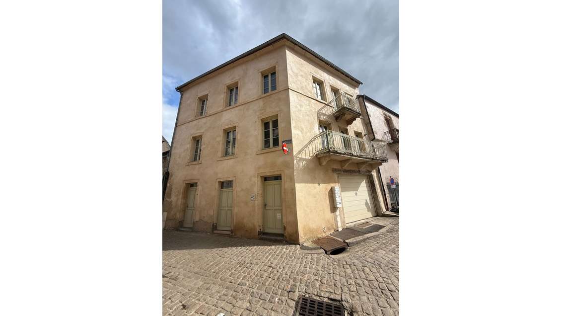 Immeuble 180m² à vendre à Semur en Auxois centre