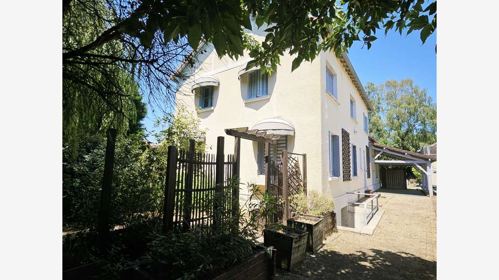Ensemble immo à Sorges et Ligueux en Périgord