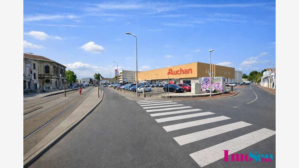 Vente locaux commerciaux de 142m² à Talence