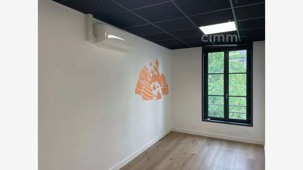 Immeuble professionnel 355m² à Tours centre