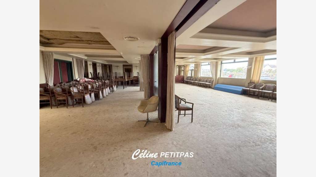 Ancien hôtel du port à vendre 1100m² à Guilvinec