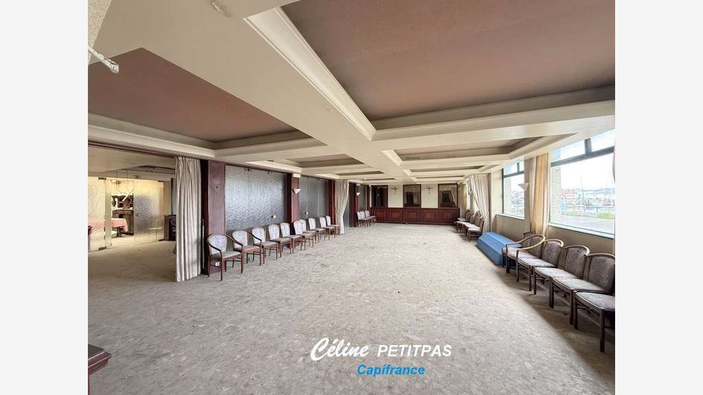 Ancien hôtel du port à vendre 1100m² à Guilvinec