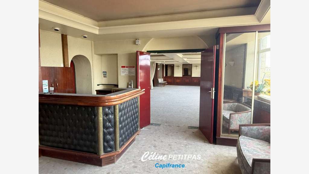 Ancien hôtel du port à vendre 1100m² à Guilvinec