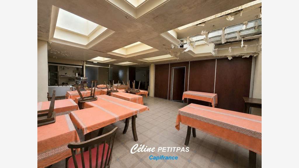 Ancien hôtel du port à vendre 1100m² à Guilvinec