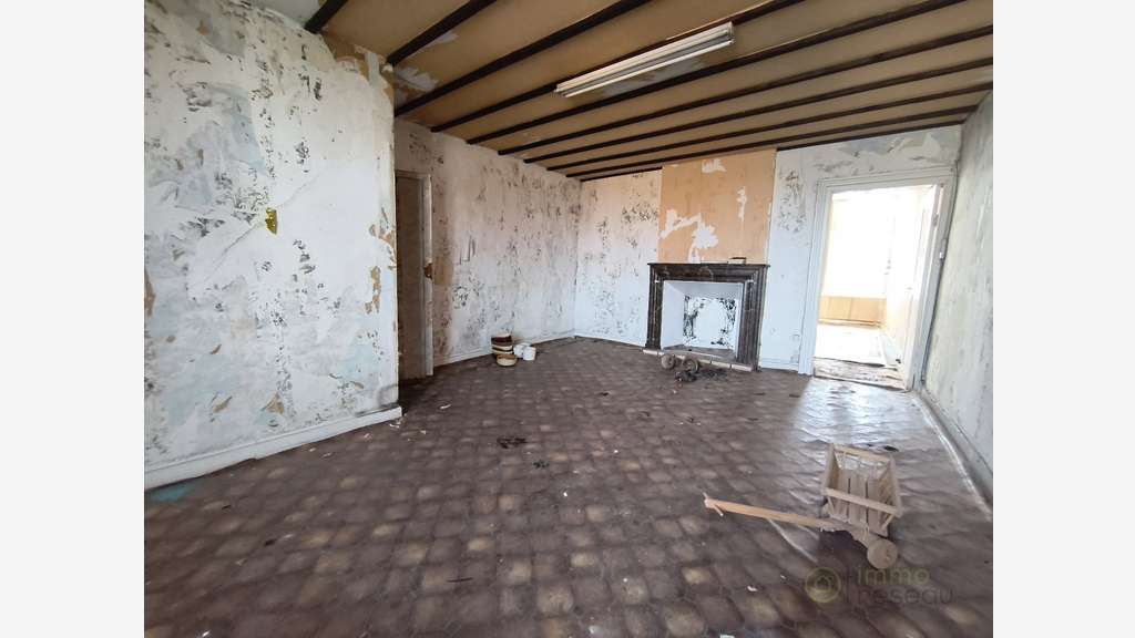 Cède ancien commerce 356m² idéalement situé Trelon